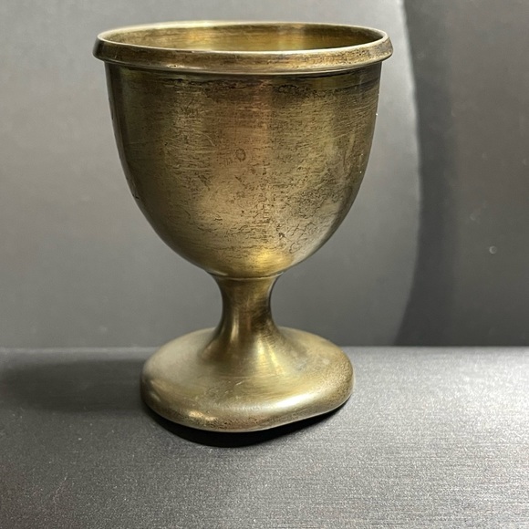 1921 Levi & Salaman Sterling Silver Egg Cup Engraved 19th July 1922 RWH. - Picture 2 of 11